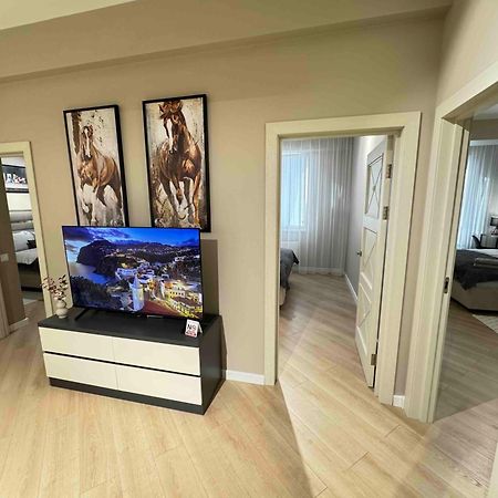 Rentnow Modern Business Apartment With 3 Bedrooms In Centre Chişinǎu Buitenkant foto