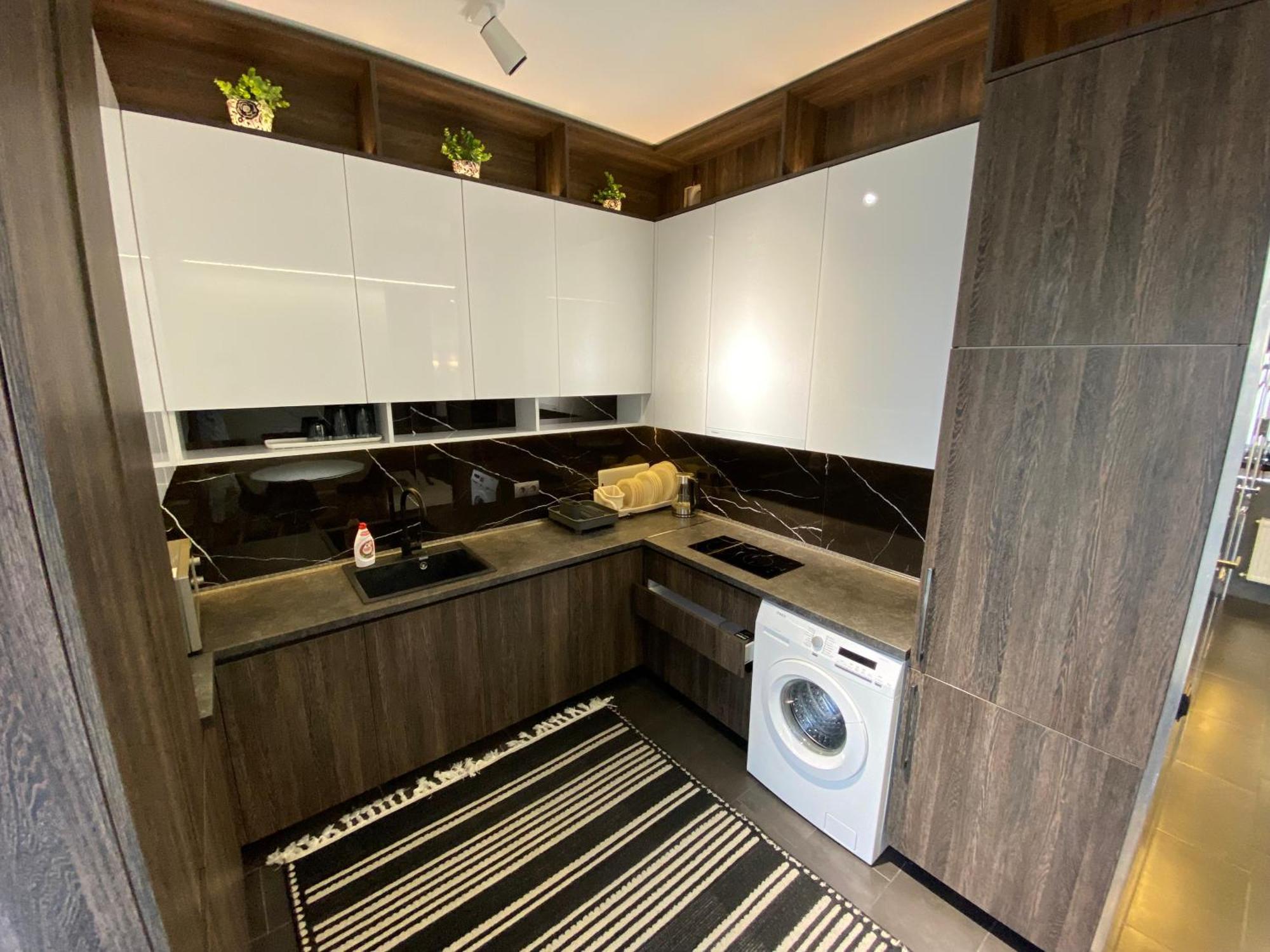 Rentnow Modern Business Apartment With 3 Bedrooms In Centre Chişinǎu Buitenkant foto