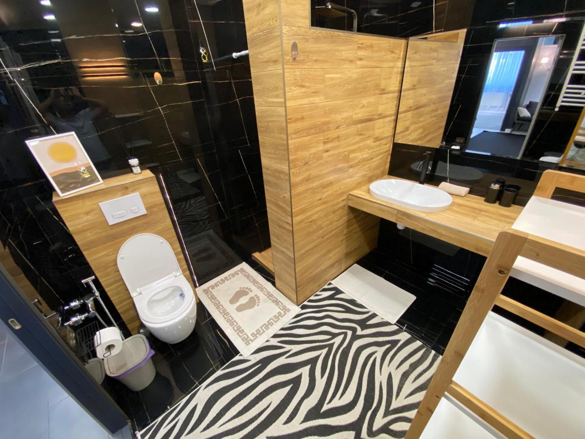 Rentnow Modern Business Apartment With 3 Bedrooms In Centre Chişinǎu Buitenkant foto