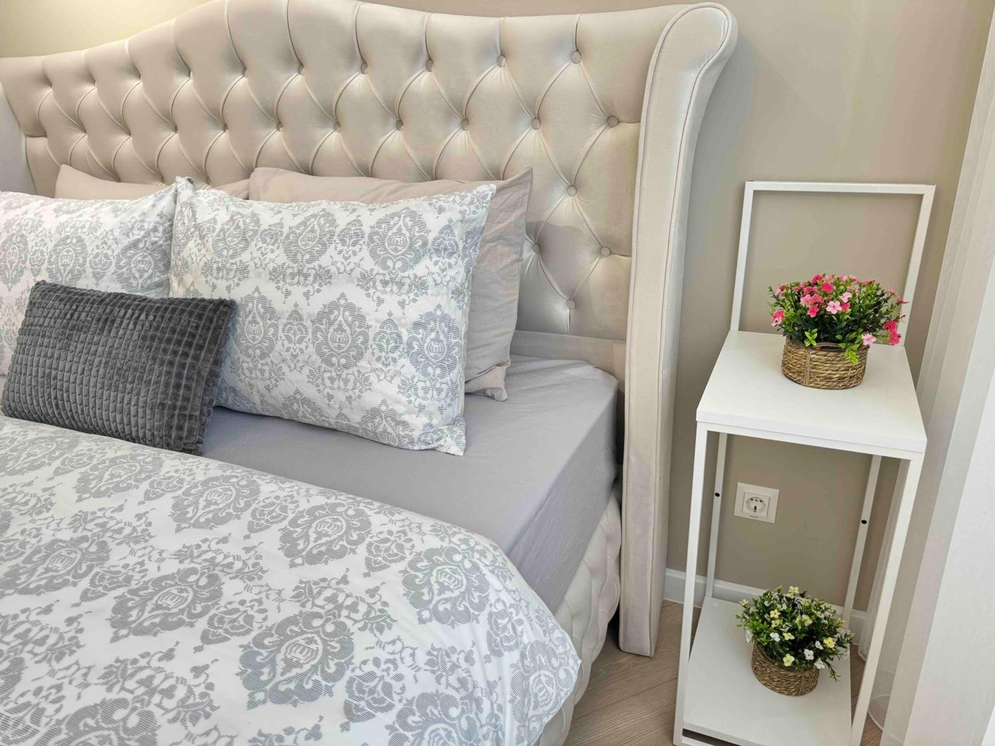 Rentnow Modern Business Apartment With 3 Bedrooms In Centre Chişinǎu Buitenkant foto