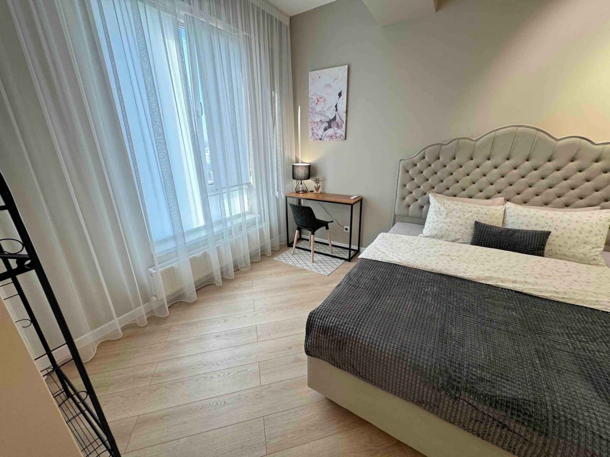 Rentnow Modern Business Apartment With 3 Bedrooms In Centre Chişinǎu Buitenkant foto