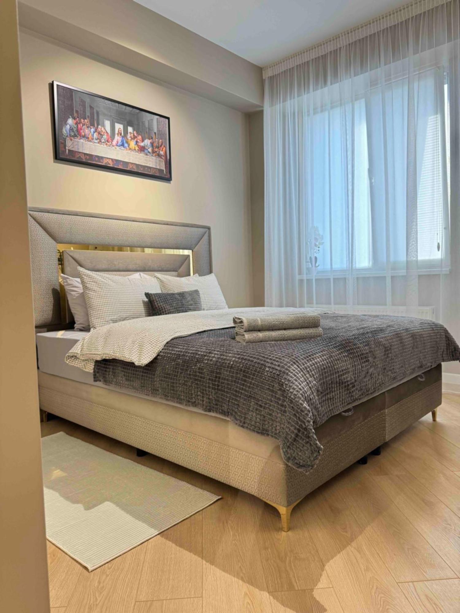 Rentnow Modern Business Apartment With 3 Bedrooms In Centre Chişinǎu Buitenkant foto