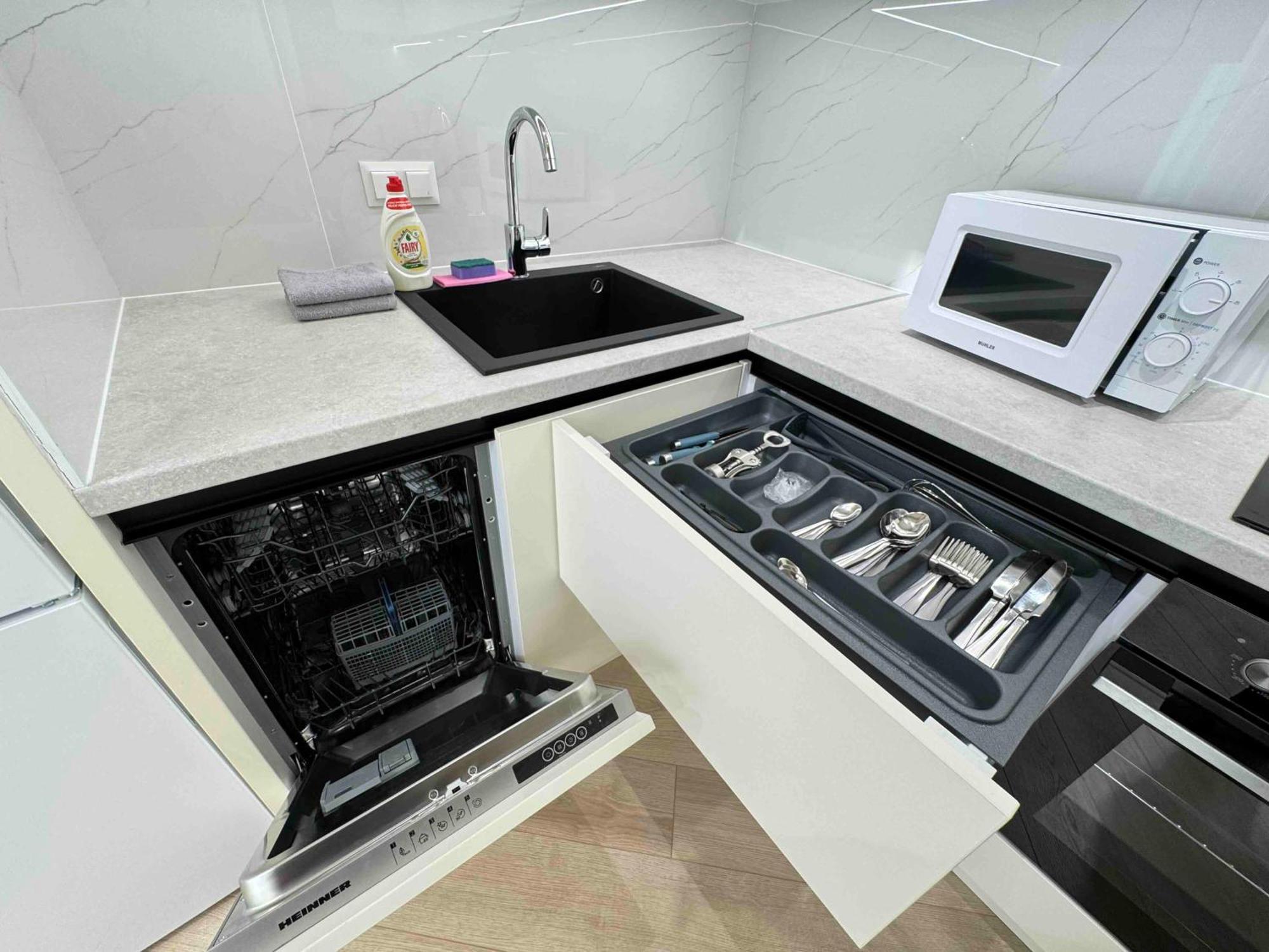 Rentnow Modern Business Apartment With 3 Bedrooms In Centre Chişinǎu Buitenkant foto
