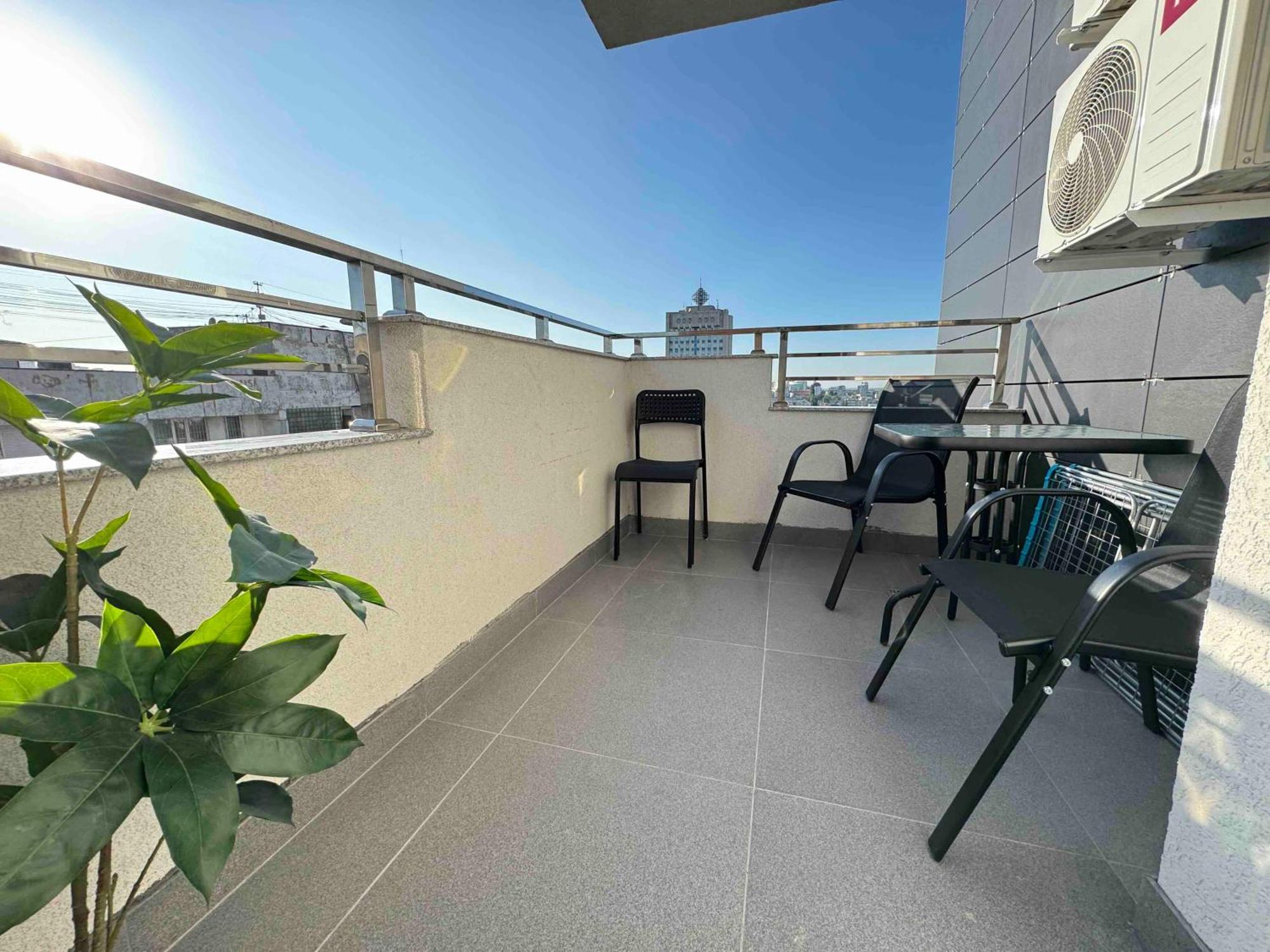Rentnow Modern Business Apartment With 3 Bedrooms In Centre Chişinǎu Buitenkant foto