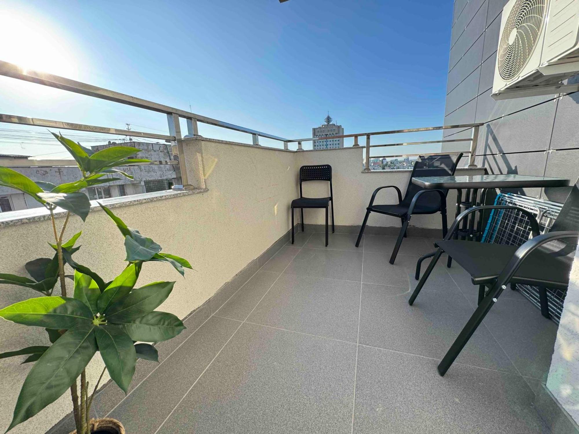 Rentnow Modern Business Apartment With 3 Bedrooms In Centre Chişinǎu Buitenkant foto