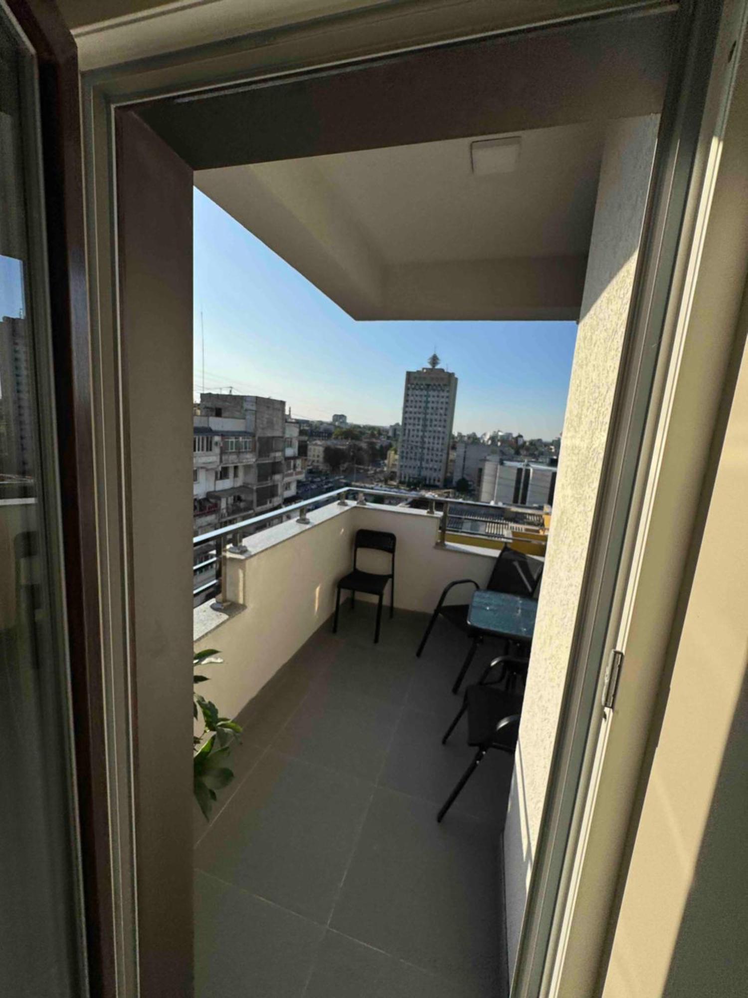 Rentnow Modern Business Apartment With 3 Bedrooms In Centre Chişinǎu Buitenkant foto