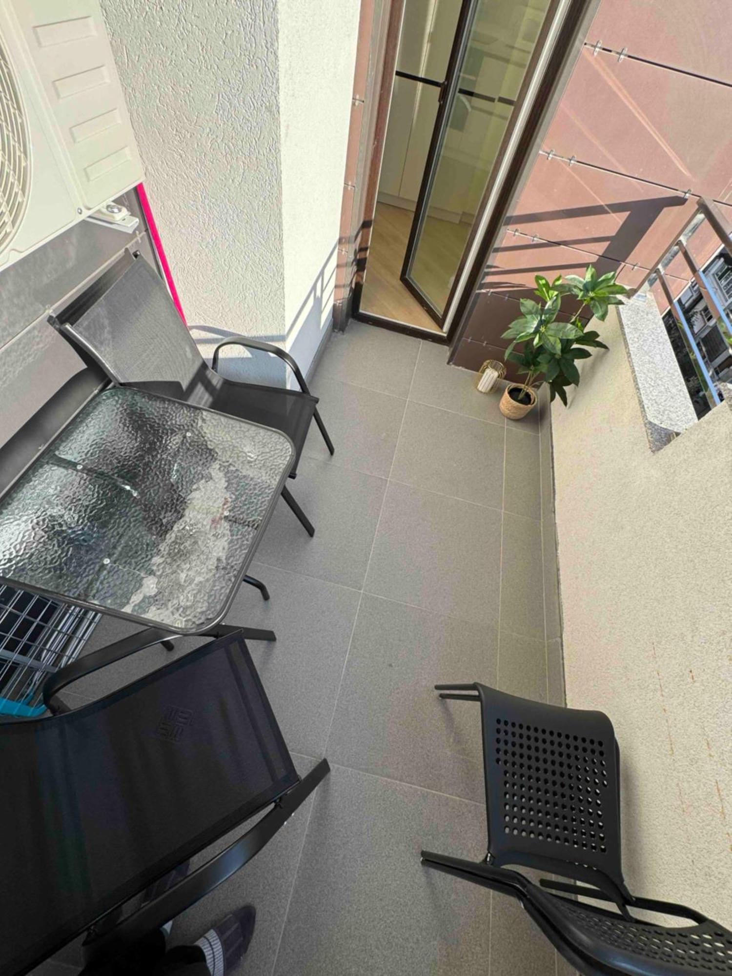 Rentnow Modern Business Apartment With 3 Bedrooms In Centre Chişinǎu Buitenkant foto