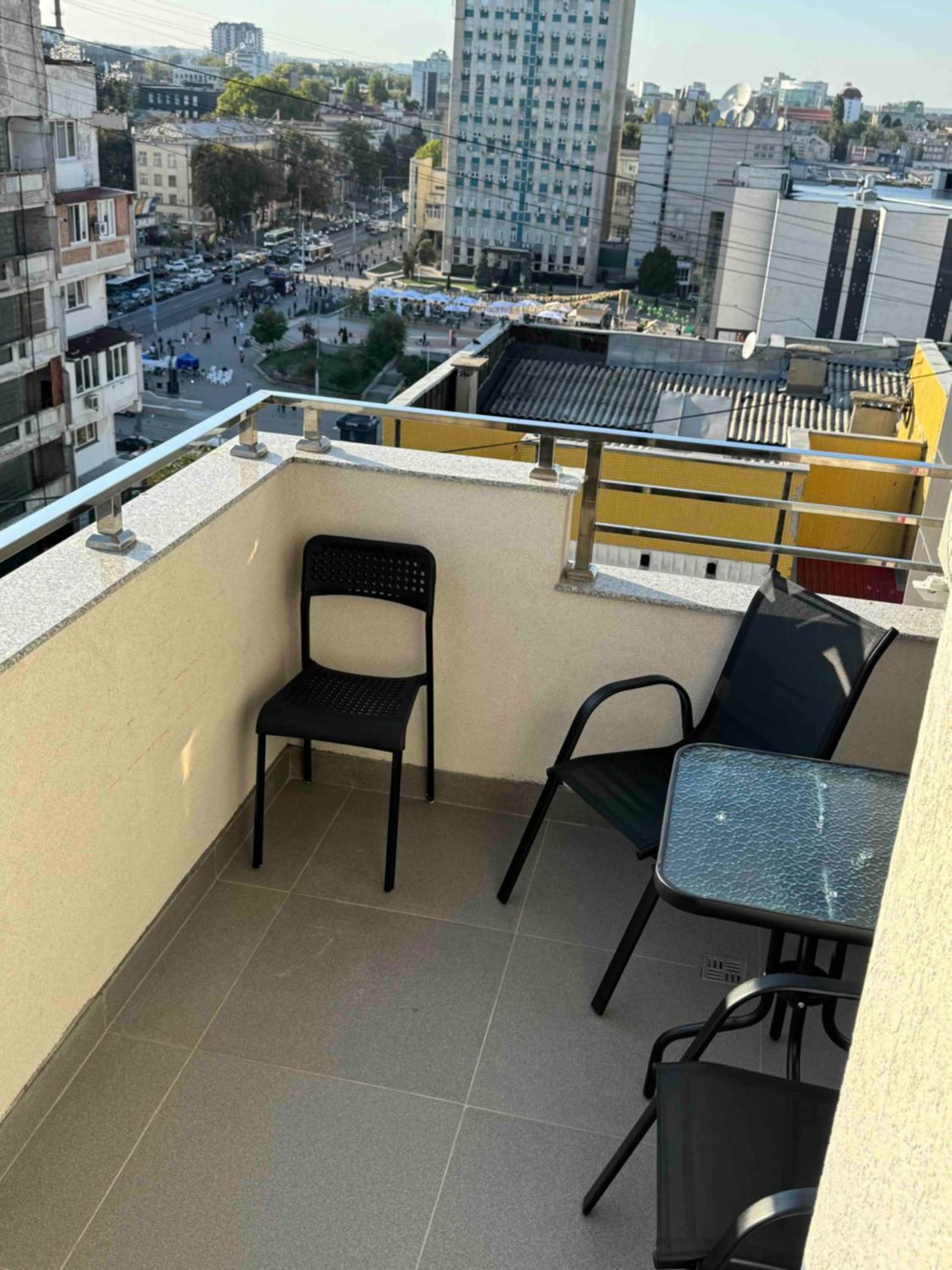 Rentnow Modern Business Apartment With 3 Bedrooms In Centre Chişinǎu Buitenkant foto