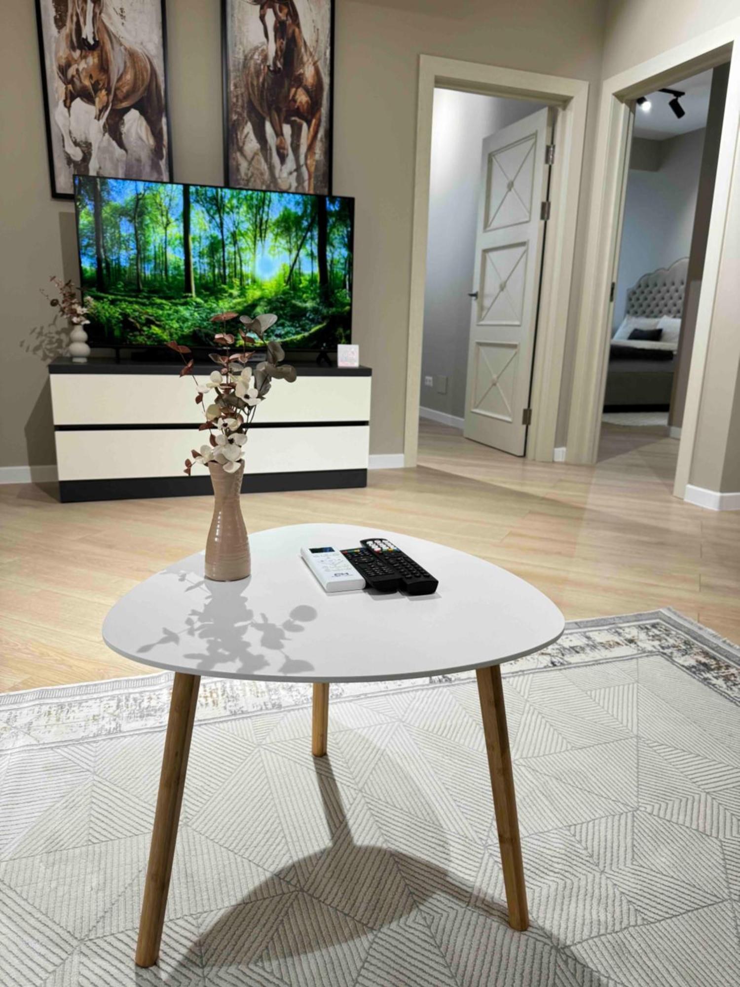 Rentnow Modern Business Apartment With 3 Bedrooms In Centre Chişinǎu Buitenkant foto
